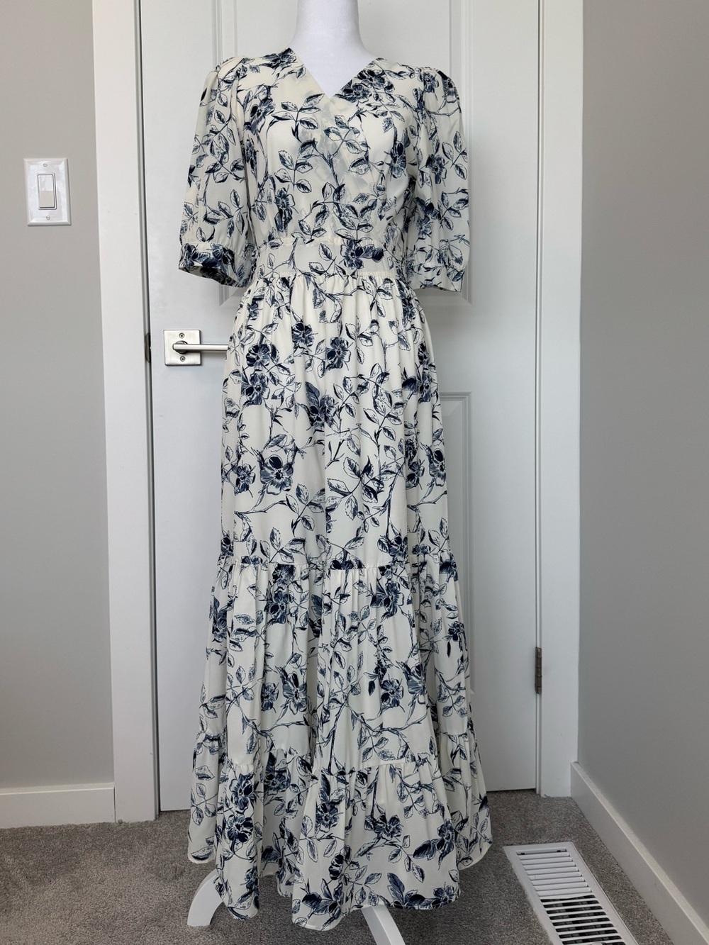 Chicwish White-Cream & Navy Blue Floral Puff-Sleeve Tiered Maxi Dress - Size M